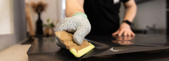 Keukenwrap folie gladstrijken